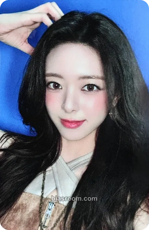 Yuna TUNNEL VISION Photocard - ITZY - ITZY K-pop photocard