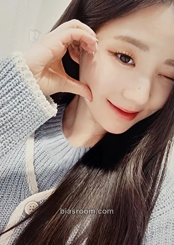 Seoyeon Aesthetic Photocard - tripleS - tripleS K-pop photocard