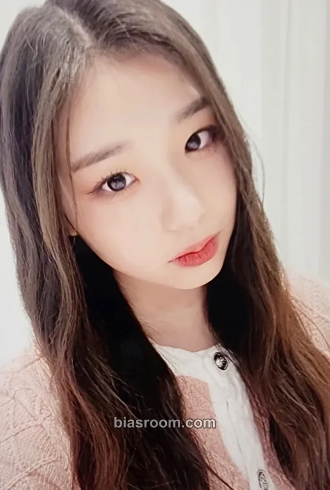 Chaeyeon Aesthetic Photocard - tripleS - tripleS K-pop photocard