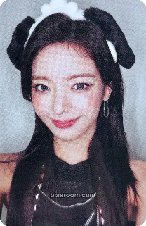 Lia TUNNEL VISION Photocard - ITZY - ITZY K-pop photocard