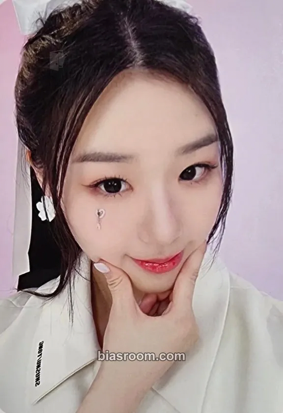 Chaeyeon Aesthetic Photocard - tripleS - tripleS K-pop photocard