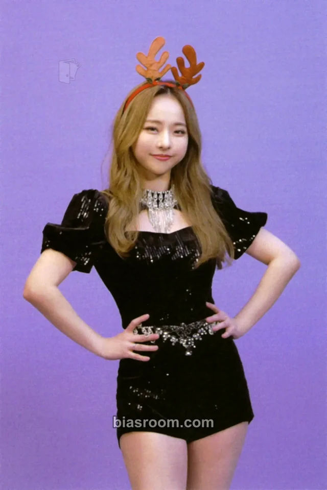 LOONA - KCON:TACT 3 Event AR photocard postcard