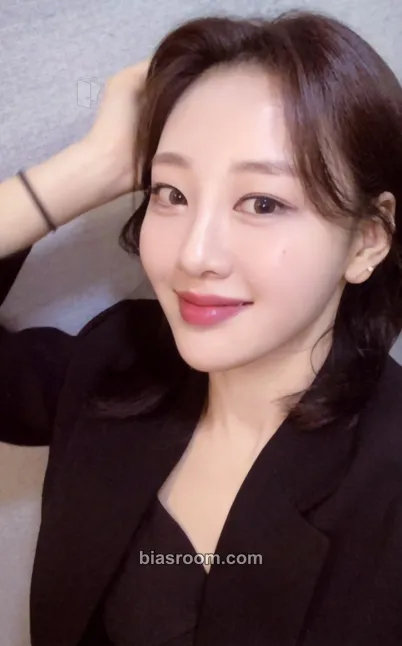 Yves LOONA 3rd Concert: LOONAVERSE : FROM Photocard - LOONA - LOONA K-pop photocard