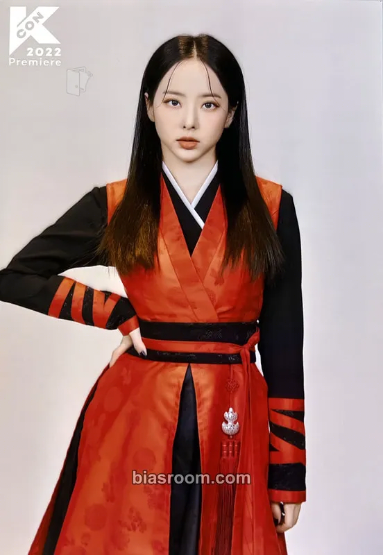 ViVi KCON 2022 Premiere Photocard - LOONA - LOONA K-pop photocard