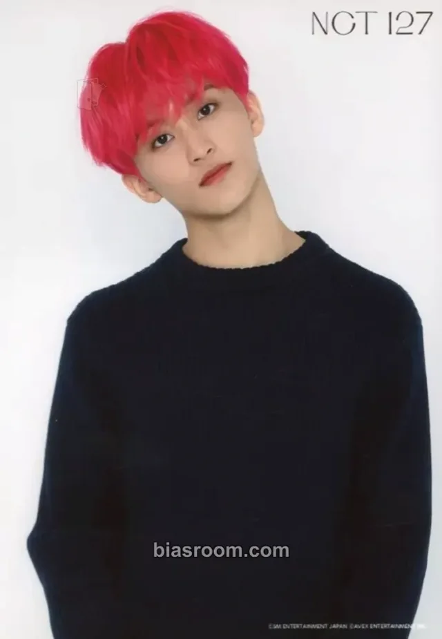 Mark NCT 127 Loveholic K-pop photocard