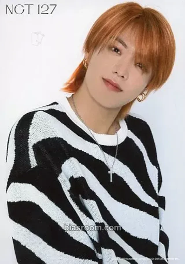 Yuta NCT 127 Loveholic K-pop photocard