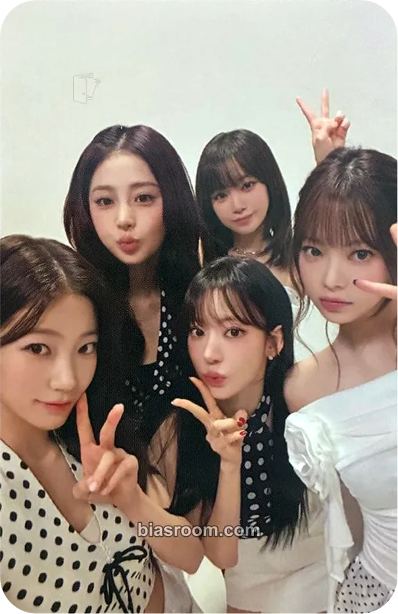 VR Concert: Invitation Photocard - LE SSERAFIM - LE SSERAFIM K-pop photocard