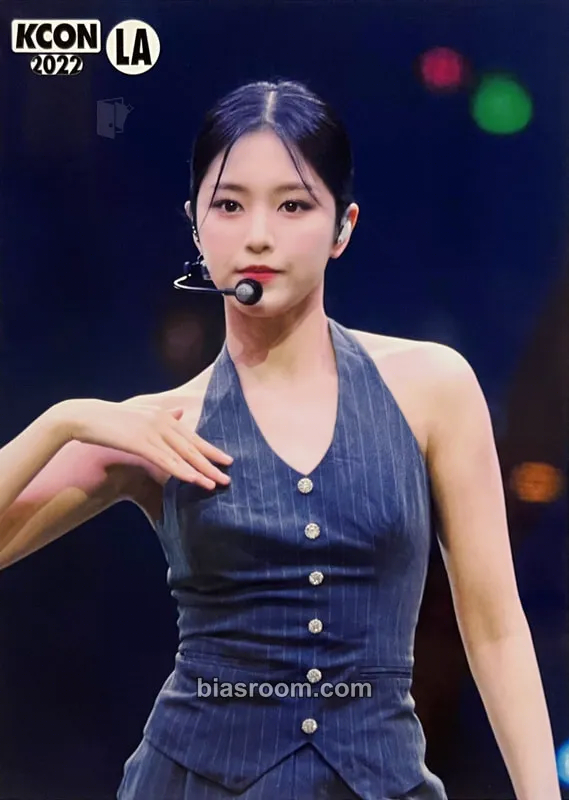 HyunJin KCON LA 2022 Photocard - LOONA - LOONA K-pop photocard