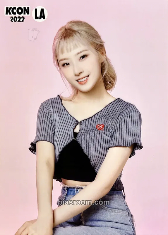 HaSeul KCON LA 2022 Photocard - LOONA - LOONA K-pop photocard