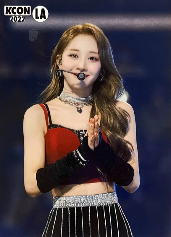 Yves KCON LA 2022 Photocard - LOONA - LOONA K-pop photocard
