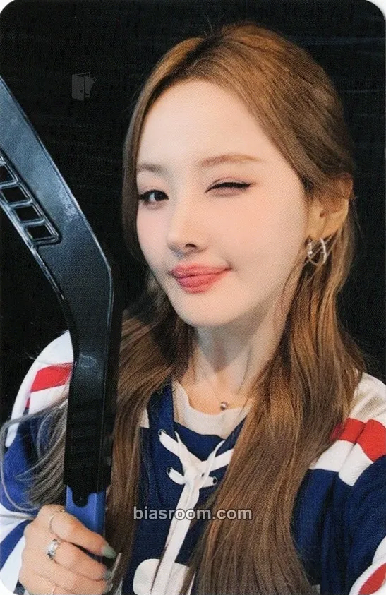 Belle Who Is She Photocard - KISS OF LIFE - KISS OF LIFE K-pop photocard