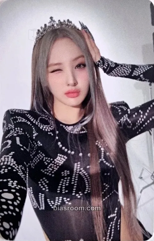Belle Who Is She Photocard - KISS OF LIFE - KISS OF LIFE K-pop photocard