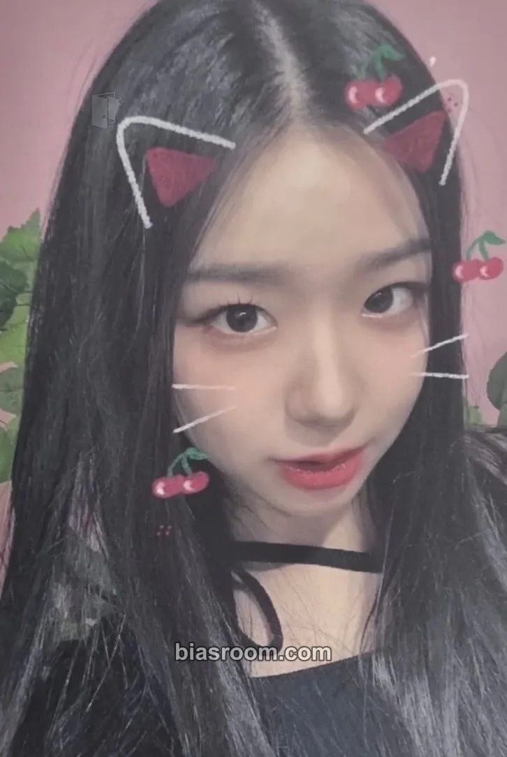 Chaeyeon Aesthetic Photocard - tripleS - tripleS K-pop photocard