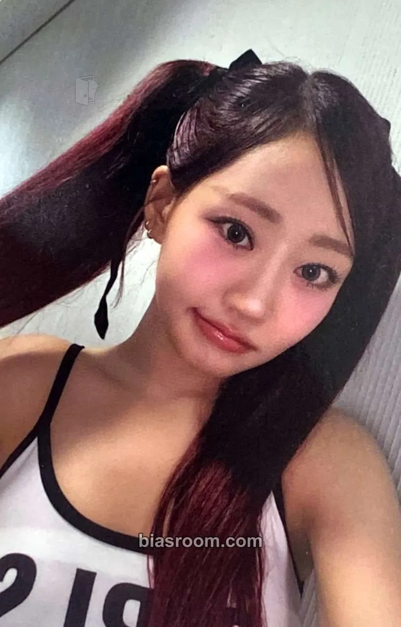 Julie DOOKKI X KISS OF LIFE Photocard - KISS OF LIFE - KISS OF LIFE K-pop photocard