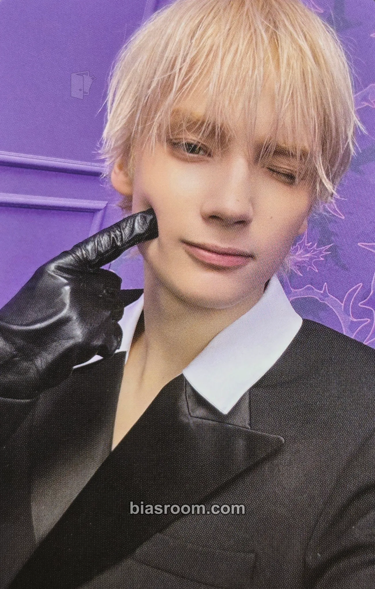 Huening Kai 7TH YEAR: A Moment of Stillness in the Thorns Photocard - TOMORROW X TOGETHER - TOMORROW X TOGETHER K-pop photocard