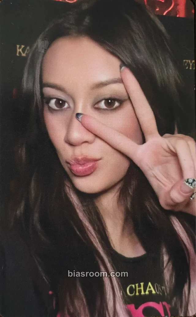 KATSEYE - Megan - BEAUTIFUL CHAOS Album purchase benefit weverse global shop (wvg)