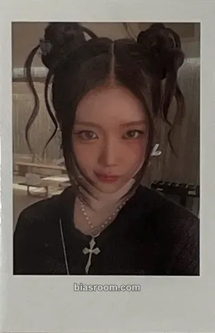 Yubin Muhan Photocard - tripleS - tripleS K-pop photocard