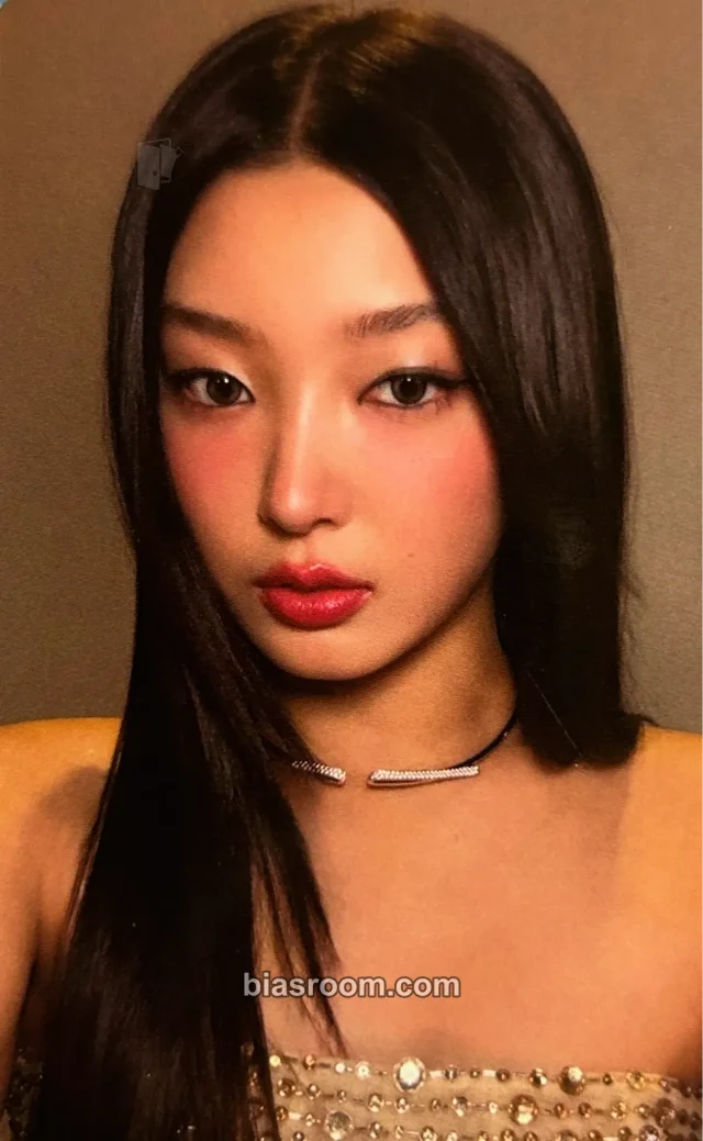 KATSEYE - Yoonchae - Glow In The Dark Charm Sprouts Other merch photocard