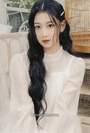 Kaede Structure Of Sadness Photocard - tripleS - tripleS K-pop photocard