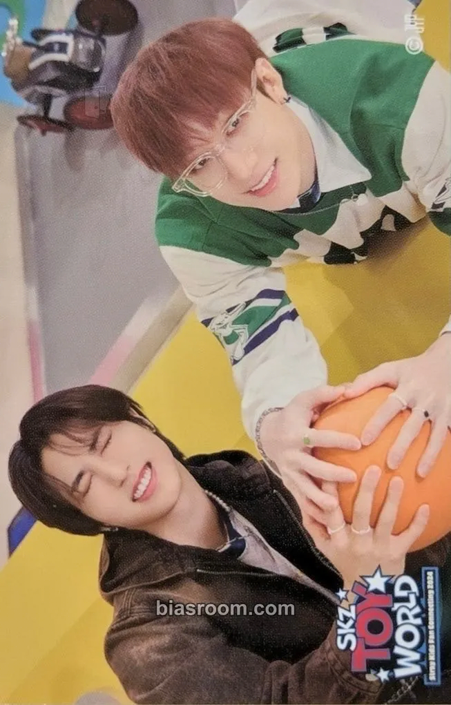 SKZ Toy World-Fan Connecting 2024 Photocard - Stray Kids - Stray Kids K-pop photocard