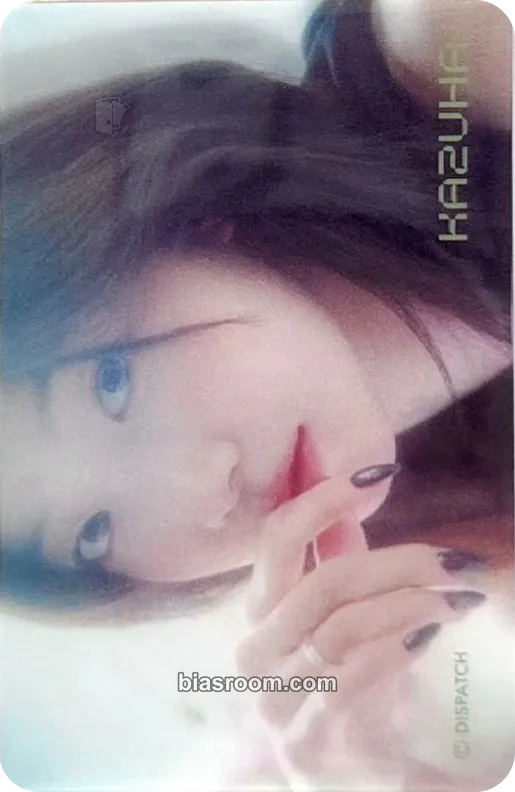 Kazuha D'ICON Issue N°32 Photocard - LE SSERAFIM - LE SSERAFIM K-pop photocard