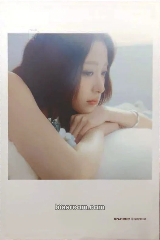 Huh Yunjin D'ICON Issue N°32 Photocard - LE SSERAFIM - LE SSERAFIM K-pop photocard