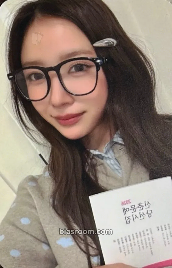 Kumi Photocards (Baby DONT Cry) | Bias Room