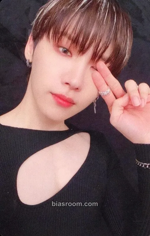 Woong THE FUTURE IS OURS : LOST Photocard - AB6IX - AB6IX K-pop photocard