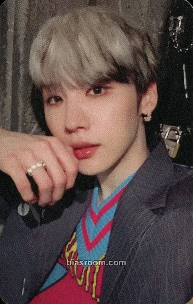 Woong THE FUTURE IS OURS : LOST Photocard - AB6IX - AB6IX K-pop photocard