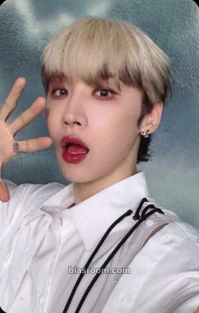 Woong THE FUTURE IS OURS : LOST Photocard - AB6IX - AB6IX K-pop photocard