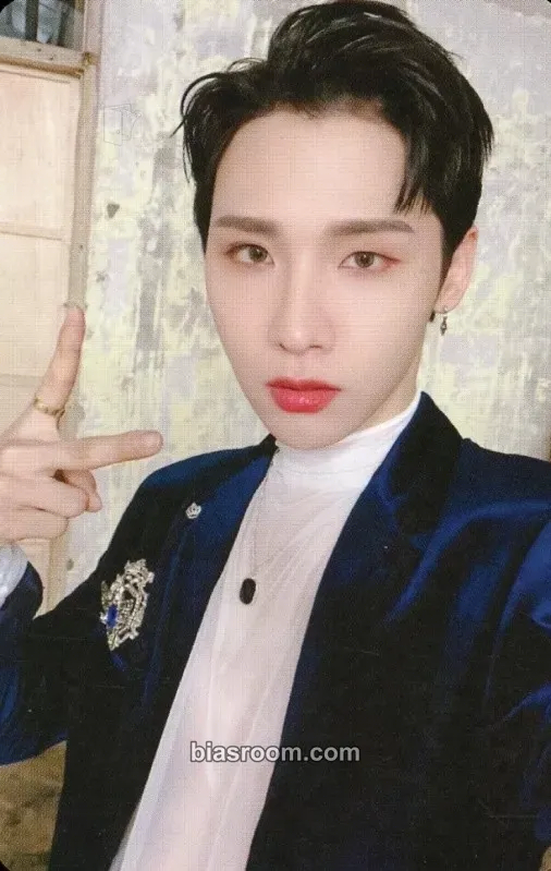 Woong COMPLETE WITH YOU Photocard - AB6IX - AB6IX K-pop photocard