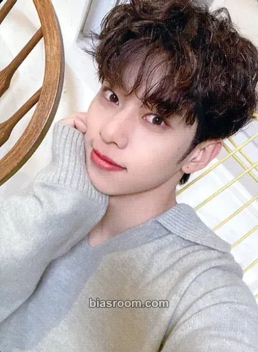 Donghyun Absolute 6IX Photocard - AB6IX - AB6IX K-pop photocard