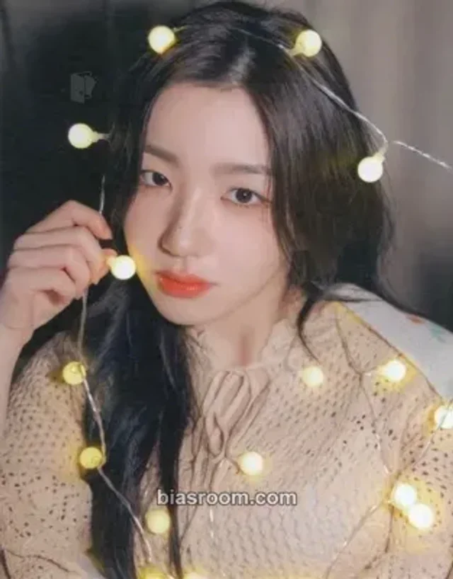 tripleS - Sohyun - LOVE EVOLution Other season's greetings postcard postcard set