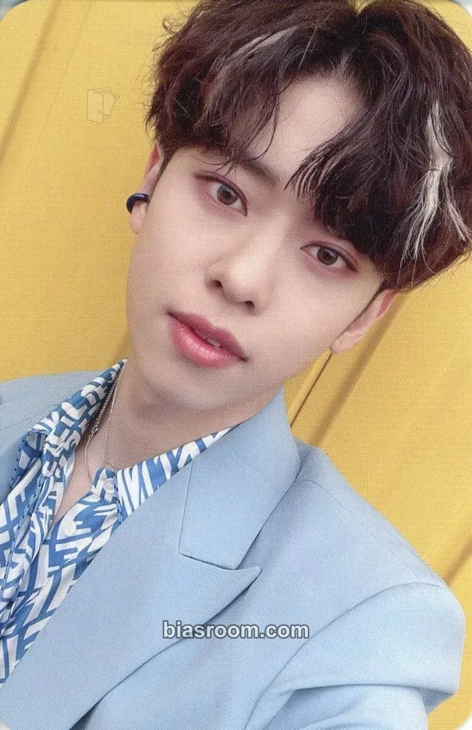 Donghyun MO’ COMPLETE Photocard - AB6IX - AB6IX K-pop photocard