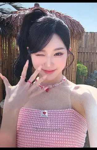 Xinyu tripleS 1st Fanclub Inauguration Ceremony: WAV Surfing Club First Opening Ceremony! Photocard - tripleS - tripleS K-pop photocard