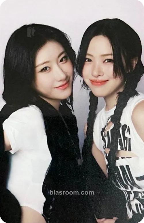 ITZY 3rd World Tour 'Tunnel Vision' Photocard - ITZY - ITZY K-pop photocard
