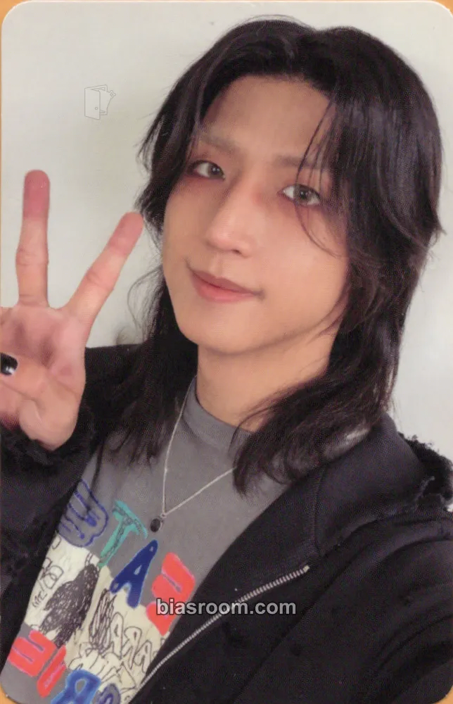 Jun Han DEAD AND Photocard - Xdinary Heroes - Xdinary Heroes K-pop photocard