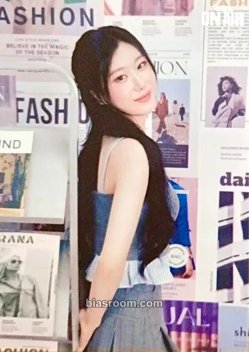 Chaeryeong The 4th Fan Meeting ITZY, MIDZY, Let's Fly! "On Air" Photocard - ITZY - ITZY K-pop photocard