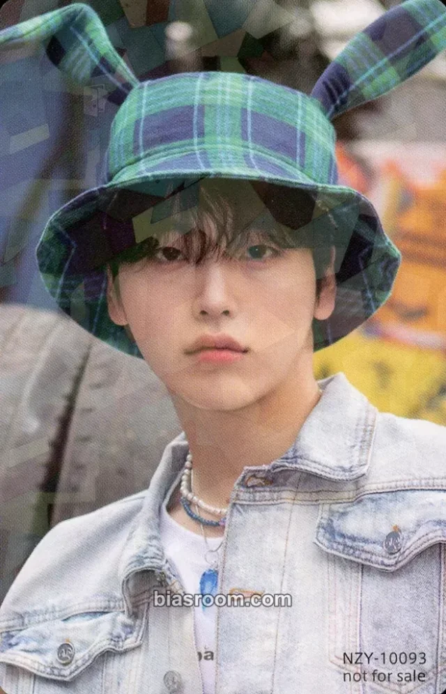 CRAVITY - Hyeongjun - Groovy -Japanese Ver.- Album victor online store pob (pre-order benefit) holographic (hologram)