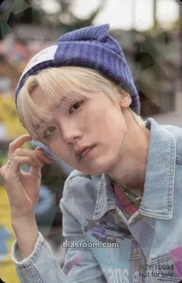 CRAVITY - Seongmin - Groovy -Japanese Ver.- Album victor online store pob (pre-order benefit) holographic (hologram)