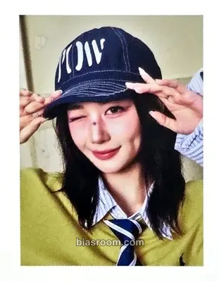 Kaede Beyond Beauty Photocard - tripleS - tripleS K-pop photocard