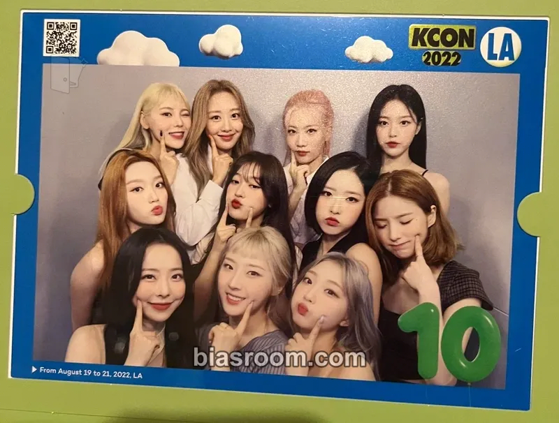 KCON LA 2022 Photocard - LOONA - LOONA K-pop photocard