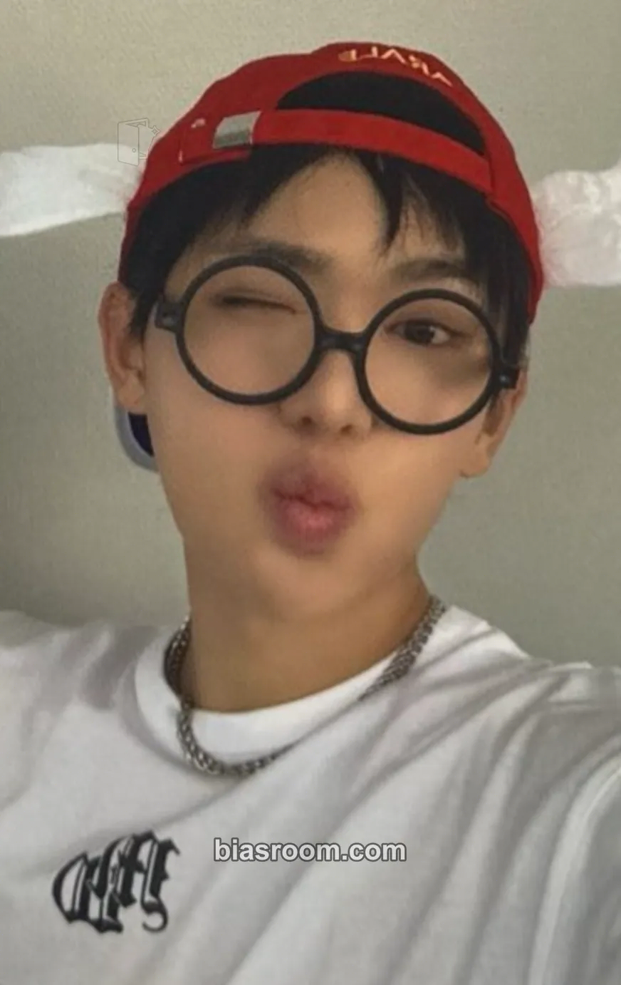 Yichen 1. Got Hooked: An Addictive Symphony Photocard - MODYSSEY - MODYSSEY K-pop photocard