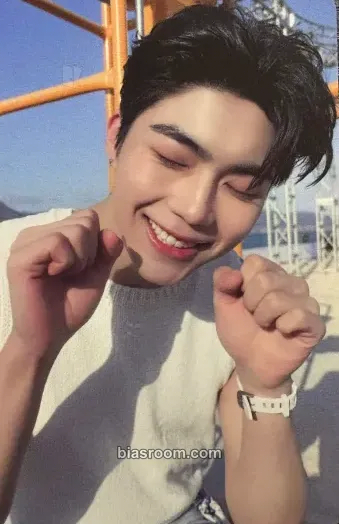 Gunwook You Had Me at Hello Photocard - ZEROBASEONE - ZEROBASEONE K-pop photocard