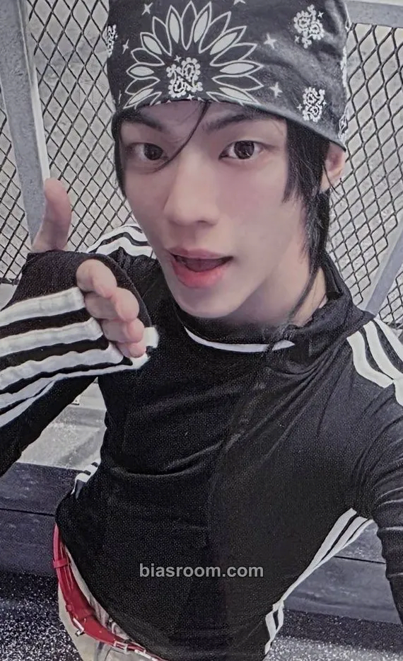 Dohoon play hard Photocard - TWS - TWS K-pop photocard