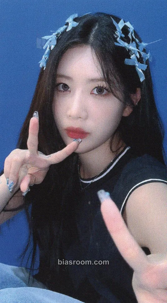 Kim Lip Version Up Photocard - ARTMS - ARTMS K-pop photocard