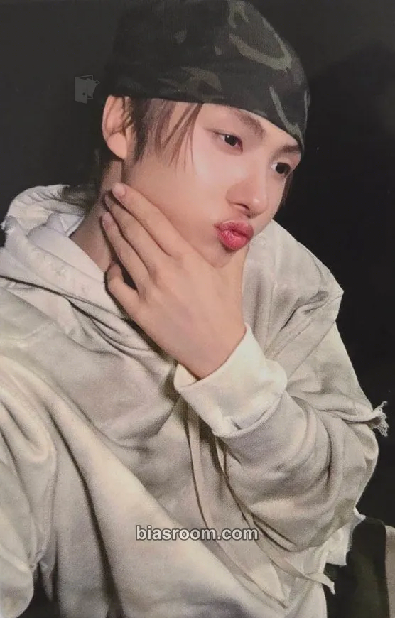 Youngjae play hard Photocard - TWS - TWS K-pop photocard