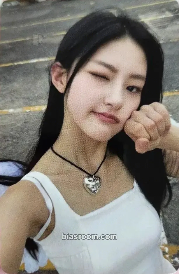 Haneul Midas Touch Photocard - KISS OF LIFE - KISS OF LIFE K-pop photocard