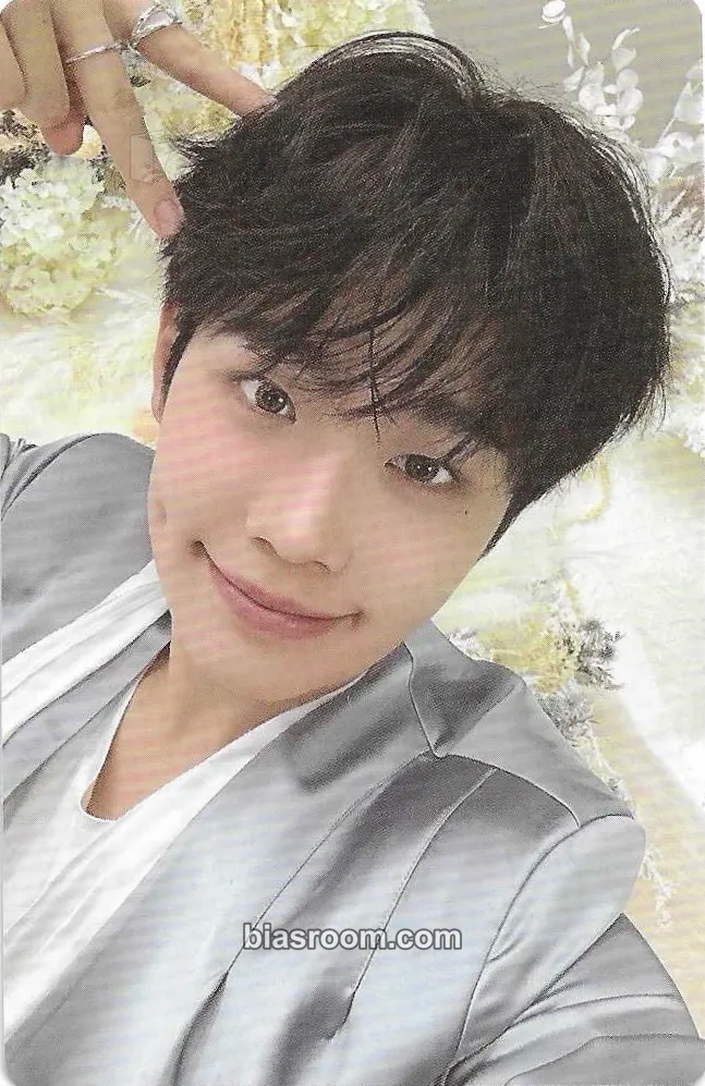 Taerae Blue Paradise Pop-up Store Photocard - ZEROBASEONE - ZEROBASEONE K-pop photocard