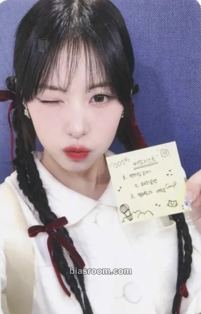RESCENE - Liv - Glow Up Album fansign makestar round 1